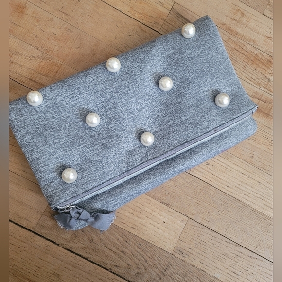 Stella & Dot Madison Clutch in‎  Gray & Pearl - Picture 6 of 10